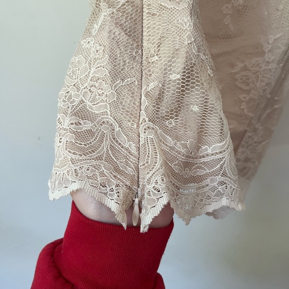 *SOLD* Lace cropped tank top - Picture 4 of 7